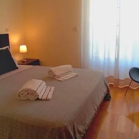 T2 Renovated With Ocean View Apartment