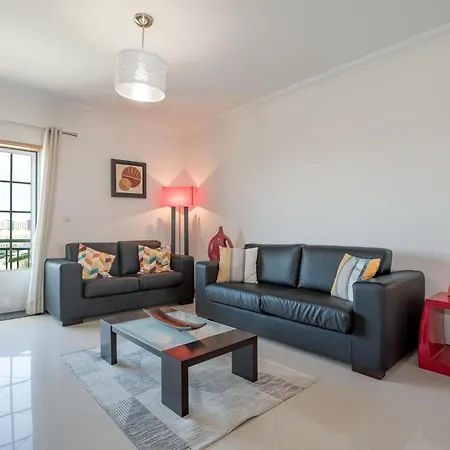 Apartment T2 Renovated With Ocean View Quarteira